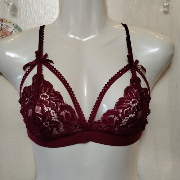RSlove (L) Three Piece Floral Lace Lingerie Set in Burgundy - Picture 3 of 9